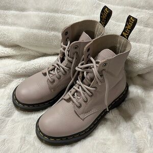 Dr. Martens 1460 Pascal Boots